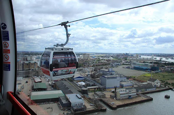 cable car over the thames