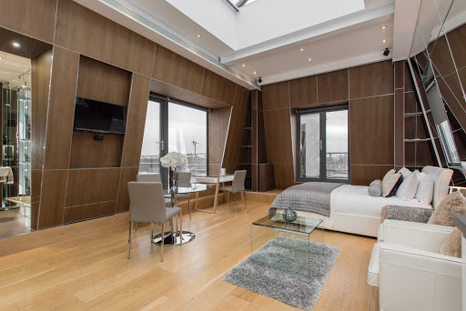 luxury apartment near wimbledon