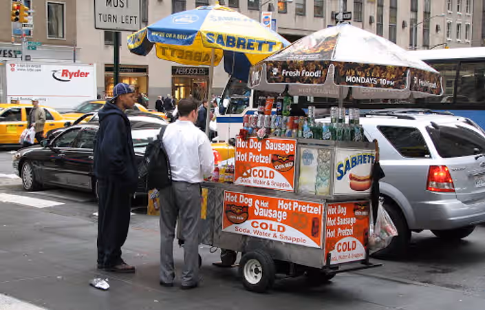 The Ultimate New York Street Food Guide: 15 Must-Try Bites Across NYC