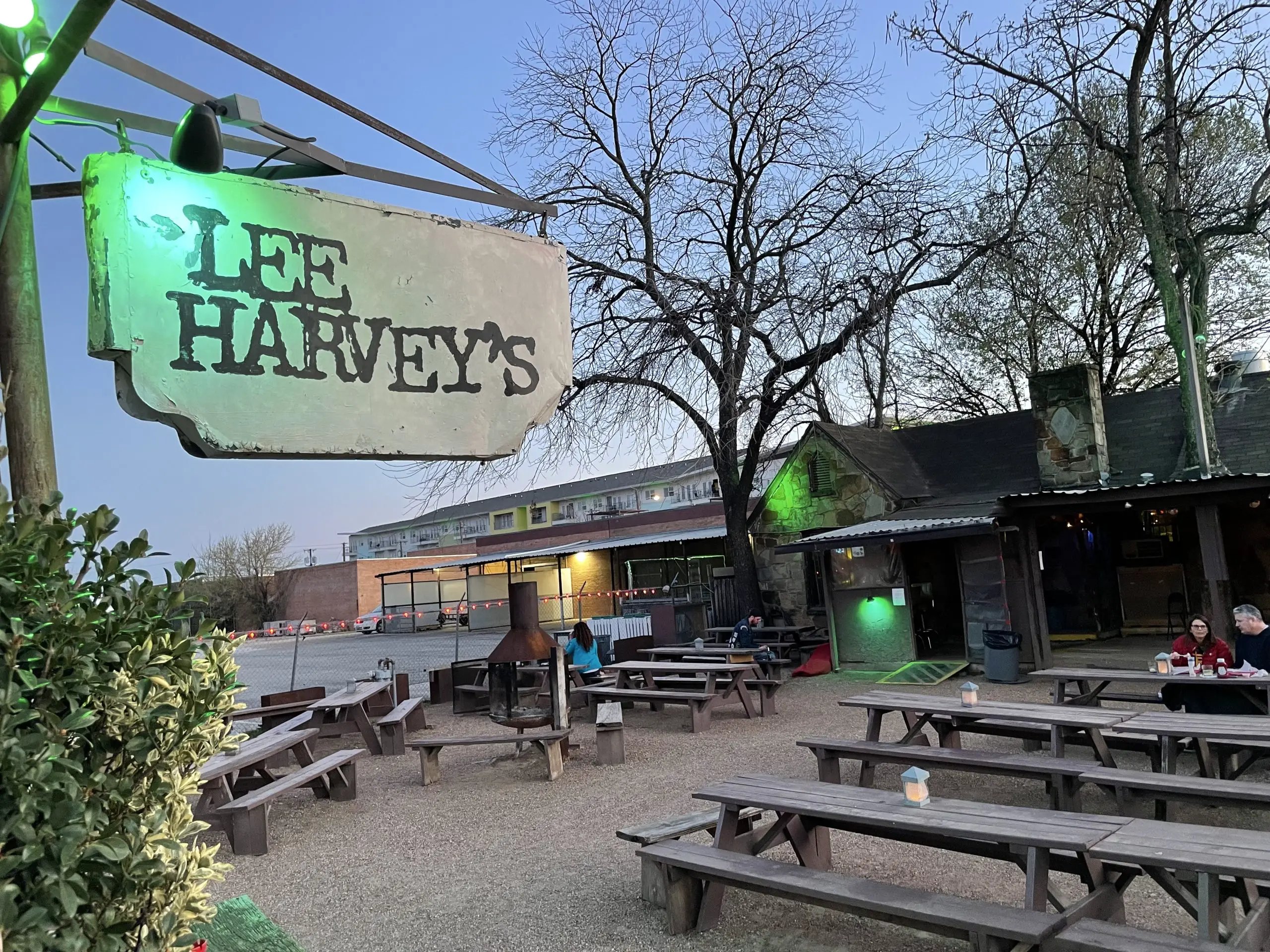 Lee Harveys