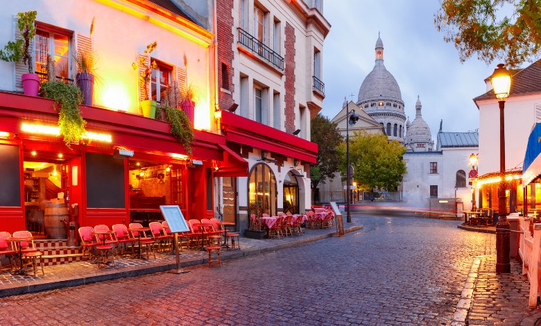 Evening view of Montmartre street