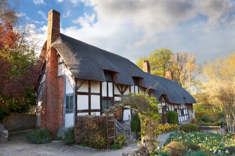 Explore Anne Hathaway’s Cottage 