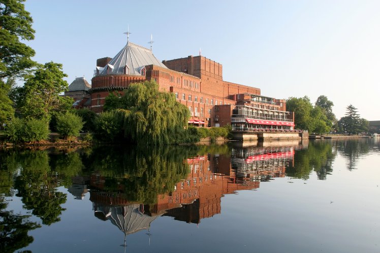  Discover the Royal Shakespeare Theatre