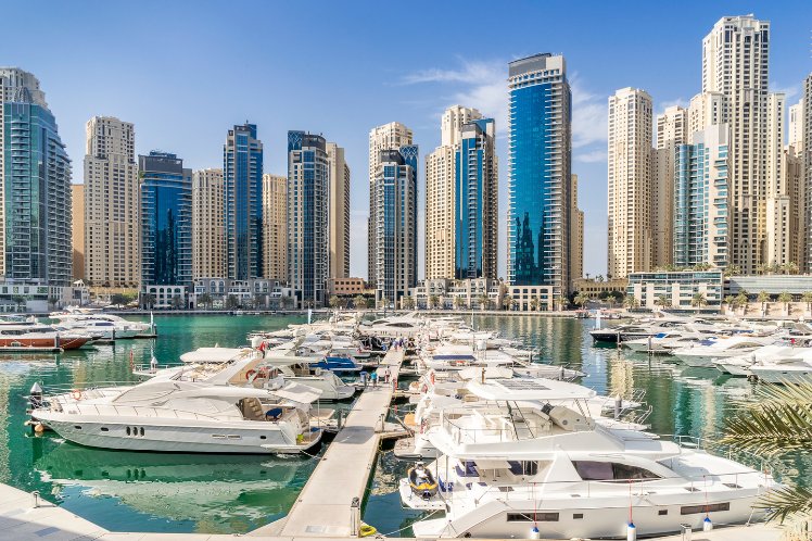 cruise in Dubai