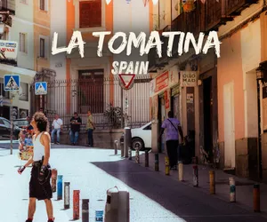 la tomatina festival festival street of spain