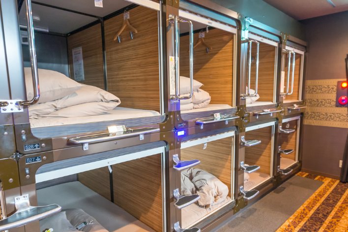 Capsule Hotel