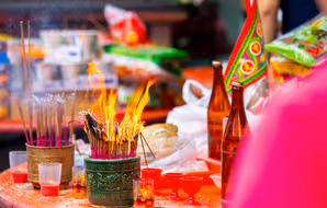 Hungry Ghost Festival Singapore 2026: Dates, Traditions, Do's & Don'ts and Where to Experience it