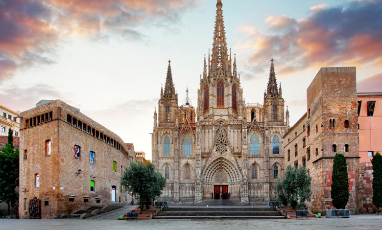 where to stay in barcelona first time