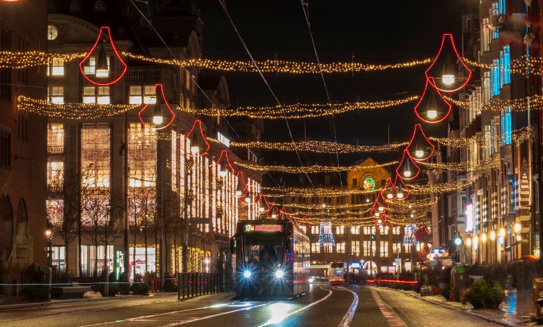 Amsterdam decorared streets winter