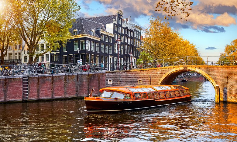 amsterdam winter canal cruise