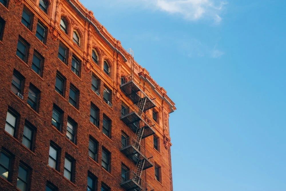 Partner building Banner