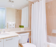 The College Studio At Simcoe St Apartment