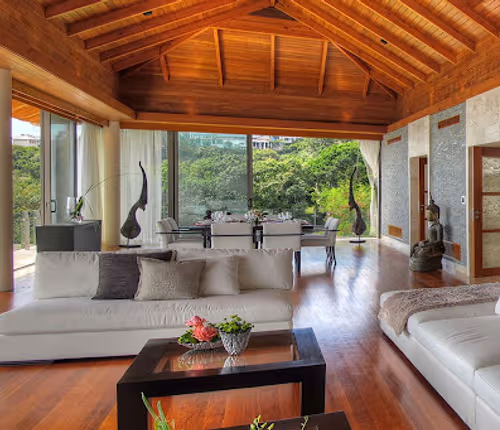 Breathtaking 6 Bedroom Villa in Kathu District