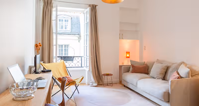 PIED-A -TERRE IN THE HEART OF MARAIS