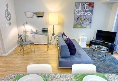 York Suite Simcoe St Apartment