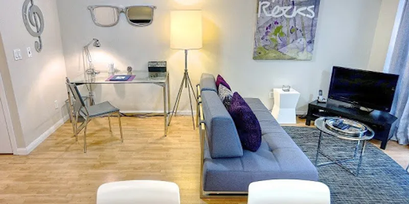 York Suite Simcoe St Apartment