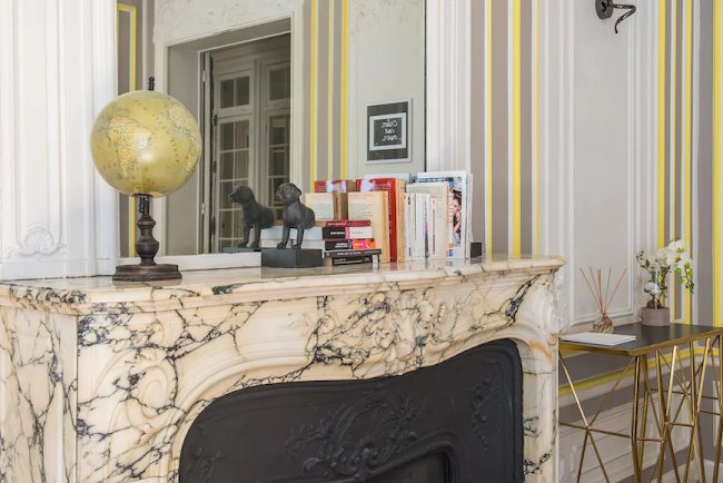 AN ELEGANT SPACE OF 160M2 IN CHAMPS ELYSEES