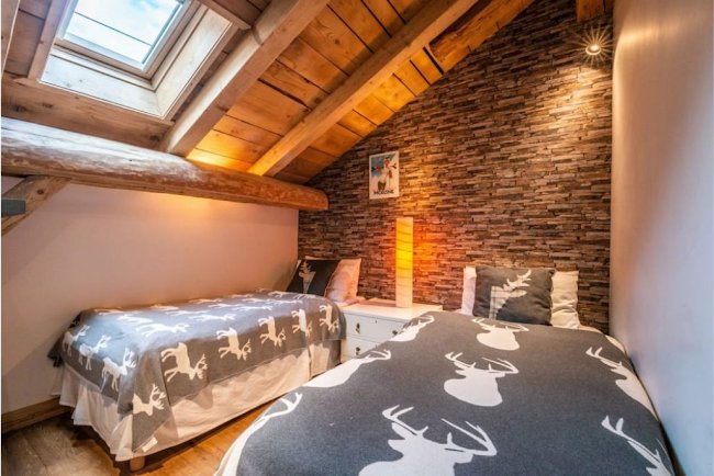 TRADITIONAL LUXURY ALPINE CHALET IN MORZINE