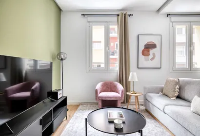 Av. de los Toreros Apartment