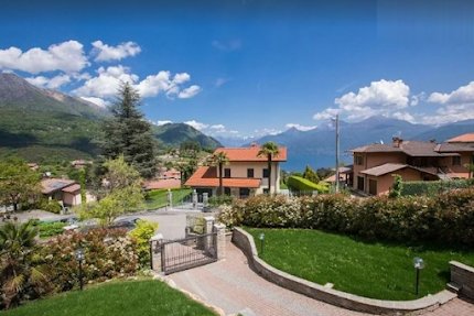 Lap up Some Menaggio fun and Lake Como Relaxation in This Luxury Family Villa!