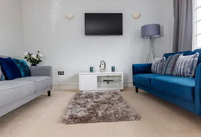Beautiful 4 bed Contemporary Cottage