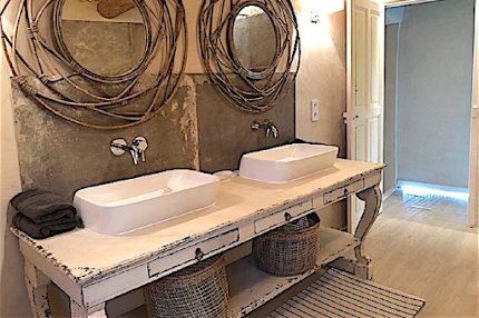 A Private Villa in the Picturesque Village of Joucas