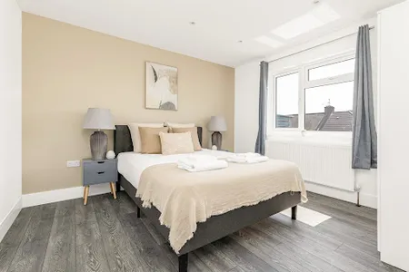 The Wembley Central Collection (Shared Kitchen & Bathroom))