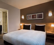 Platz Vor Dem Neuen Tor Three Bedroom Apartment