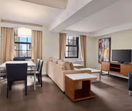 Mitchell Pl,  Apartment