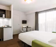 Bedroom at Nantes Viarme