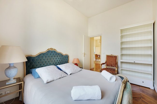 200M2 LUXURY IN AVENUE FRANKLIN D ROOSEVELT
