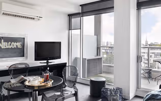 Yarra Street Apartment II