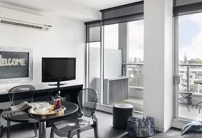 Yarra Street Apartment II