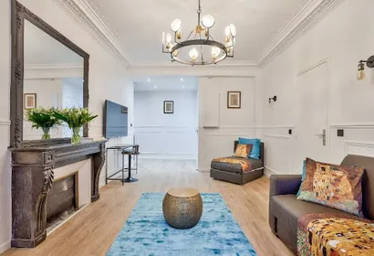 DISTRICT OF GASTRONOMY AND CULTURE-OPERA 5 BEDROOM