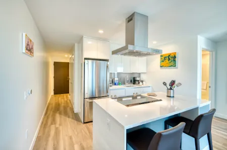 Hub House Apartments