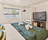 Private 2 Bed Parking & Garden