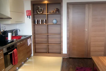 Fully equipped kitchen at Clarendon Road serviced apartments, Watford