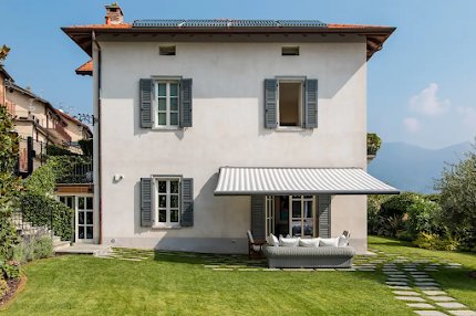 ADMIRE THE FANTASTIC VISTAS OVER LAKE COMO