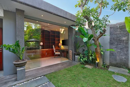 A Quiet Villa in the Center of Seminyak