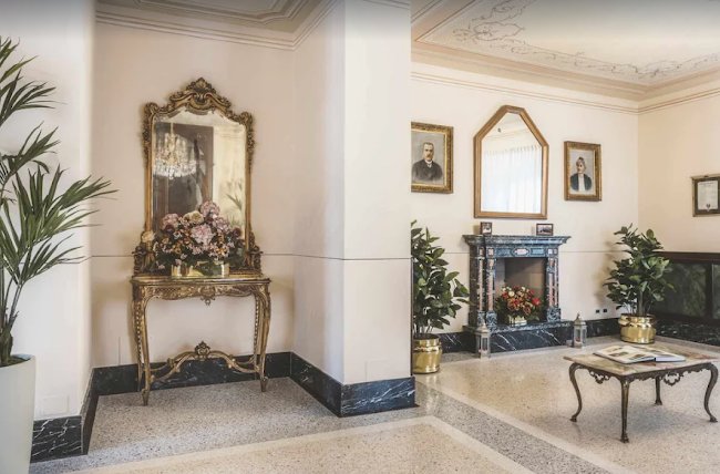 Magnificient Villa located right on the shores of Lake Como