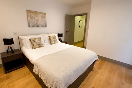Kew Bridge Apartments