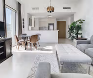 Stylish Creekside 18 Apartment