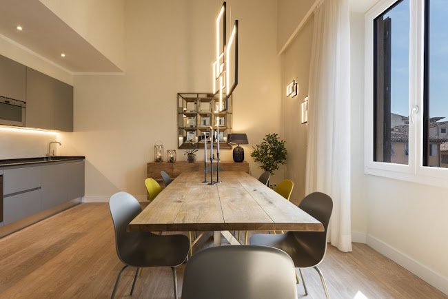 A LUXURY ABODE IN A BEAUTIFUL HISTORIC PALAZZO