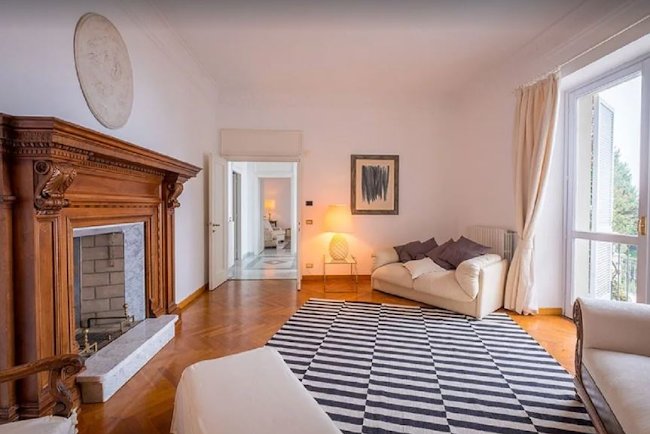 ALL-ENCOMPASSING LUXURY 600M2 VILLA WITH MAGICAL EXQUISITE VIEWS OF LAKEMAGGIORE