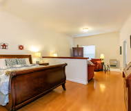 Studio apartment at Marina District apartment