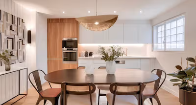 Eiffel Glory Modern and chick