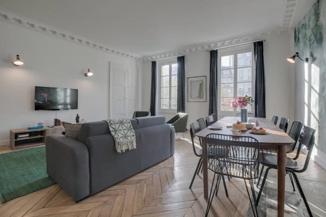 200M2 PARISIAN CHARM OUTLINED WITH LUXURY