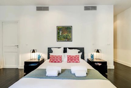 165M2 LAVISH ABODE-AVE MONTAIGNE & CHAMPS ELYSEES