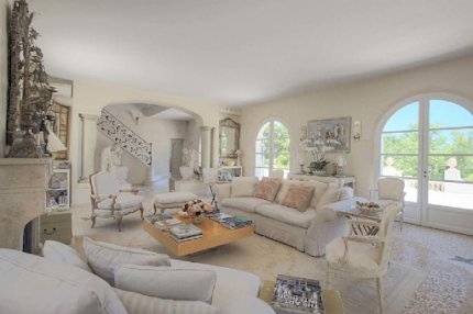 A Gorgeous Villa Home in Gassin