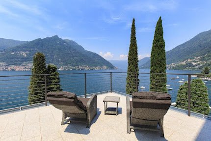 ULTRA MODERN LUXURY RETREAT ON THE FIRST LINE OF LAKE COMO!